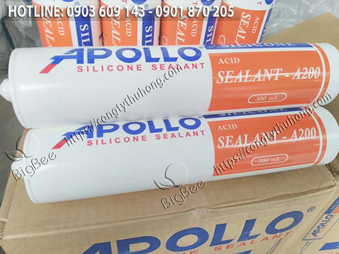 keo dán kính bể cá cần bơm đủ đường keo ở góc kính